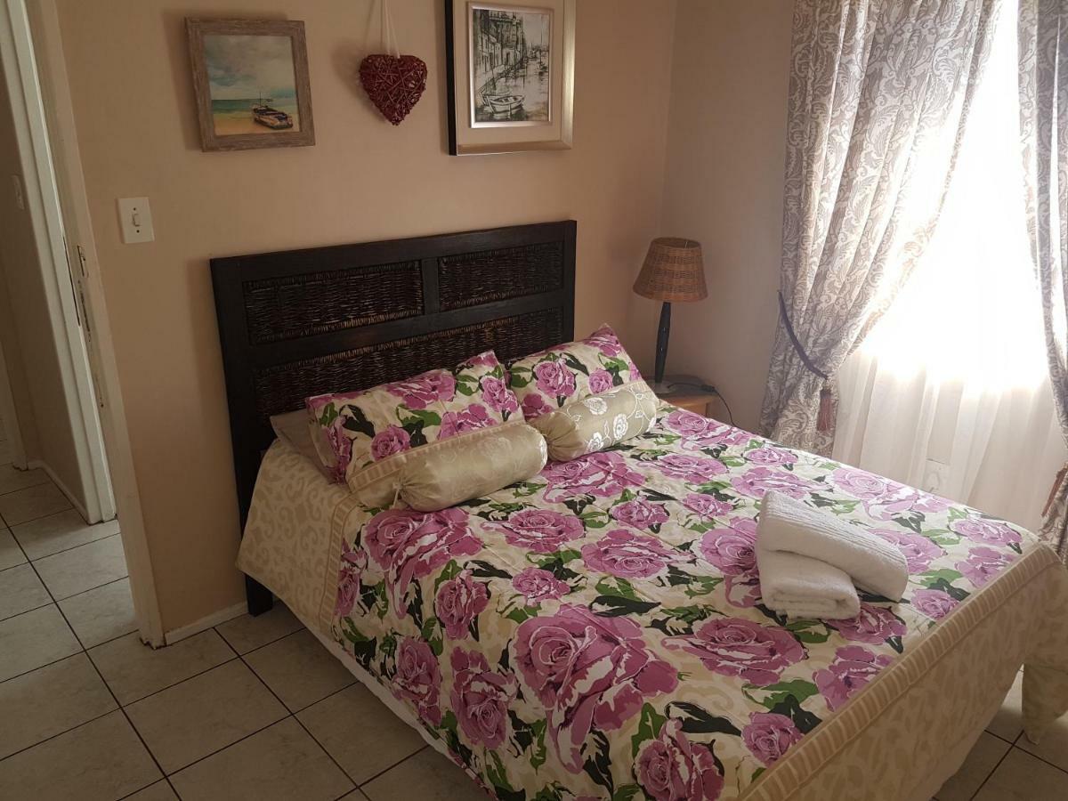 Serengeti Heide Self Catering Flats ケープタウン エクステリア 写真