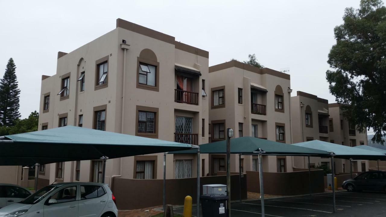 Serengeti Heide Self Catering Flats ケープタウン エクステリア 写真