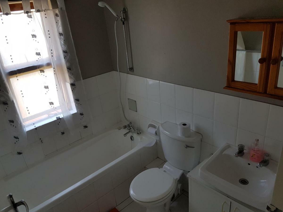 Serengeti Heide Self Catering Flats ケープタウン エクステリア 写真
